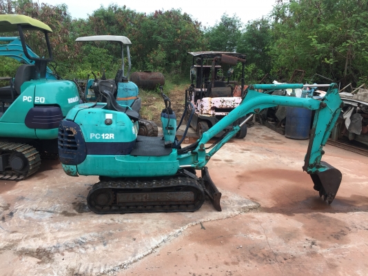 ขายโคมัสสุpc12-8 ขึ้นกะบะได้ พร้อมใช้งาน 089-8374018