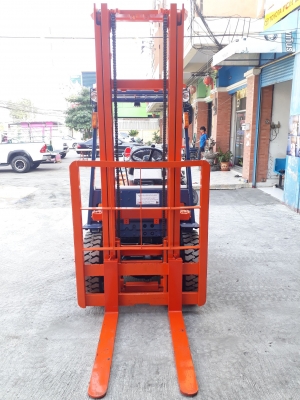 ขายด่วนรถฟอร์คลิฟท์ TOYOTA 5FD25 เครื่องยนต์ดีเซล เสายกสูง 5 เมตร เครื่องยนต์เกียร์แน่นๆ/ไฮดรอลิคยกแรงๆ