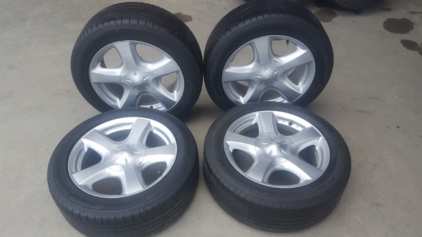 ขายล้อISUZU V Cross17 ยาง215/55/17  4 ล้อ