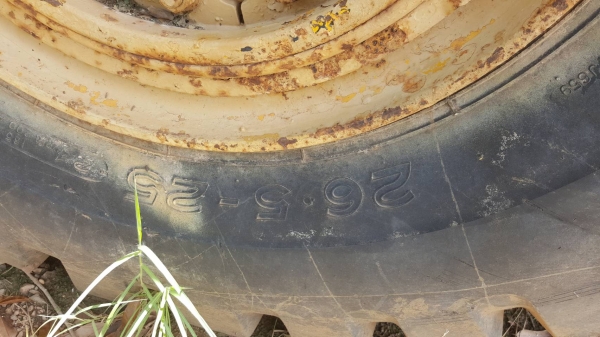 ขายตามสภาพ ไม่มีบุ้งกี๋ รถตัก CAT 980B ซื้อเก่านอกมา เครื่องเปลี่ยนฝาสูบใหม่ เกียร์ดี ยางเต็ม อุปกรณ์หม้อน้ำฝาครอบเครื่องมีครบ เอกสารใบซื้อขาย