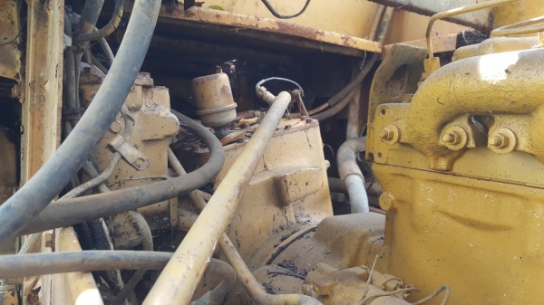 ขายตามสภาพ ไม่มีบุ้งกี๋ รถตัก CAT 980B ซื้อเก่านอกมา เครื่องเปลี่ยนฝาสูบใหม่ เกียร์ดี ยางเต็ม อุปกรณ์หม้อน้ำฝาครอบเครื่องมีครบ เอกสารใบซื้อขาย