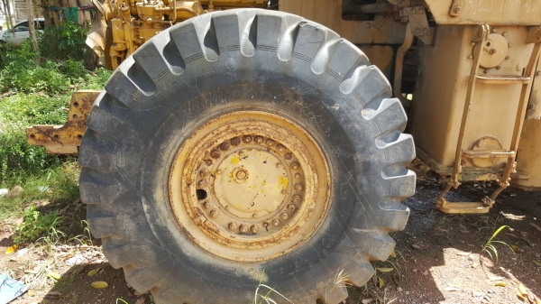 ขายตามสภาพ ไม่มีบุ้งกี๋ รถตัก CAT 980B ซื้อเก่านอกมา เครื่องเปลี่ยนฝาสูบใหม่ เกียร์ดี ยางเต็ม อุปกรณ์หม้อน้ำฝาครอบเครื่องมีครบ เอกสารใบซื้อขาย