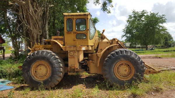 ขายตามสภาพ ไม่มีบุ้งกี๋ รถตัก CAT 980B ซื้อเก่านอกมา เครื่องเปลี่ยนฝาสูบใหม่ เกียร์ดี ยางเต็ม อุปกรณ์หม้อน้ำฝาครอบเครื่องมีครบ เอกสารใบซื้อขาย