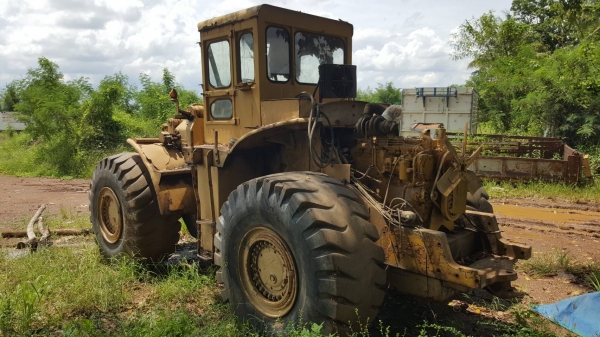 ขายตามสภาพ ไม่มีบุ้งกี๋ รถตัก CAT 980B ซื้อเก่านอกมา เครื่องเปลี่ยนฝาสูบใหม่ เกียร์ดี ยางเต็ม อุปกรณ์หม้อน้ำฝาครอบเครื่องมีครบ เอกสารใบซื้อขาย