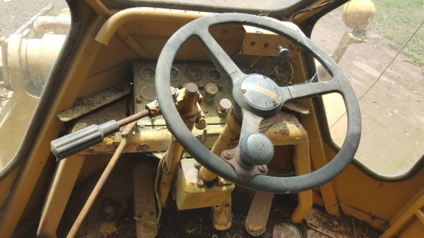 ขายตามสภาพ ไม่มีบุ้งกี๋ รถตัก CAT 980B ซื้อเก่านอกมา เครื่องเปลี่ยนฝาสูบใหม่ เกียร์ดี ยางเต็ม อุปกรณ์หม้อน้ำฝาครอบเครื่องมีครบ เอกสารใบซื้อขาย