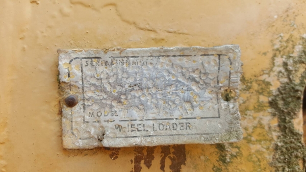 ขายตามสภาพ ไม่มีบุ้งกี๋ รถตัก CAT 980B ซื้อเก่านอกมา เครื่องเปลี่ยนฝาสูบใหม่ เกียร์ดี ยางเต็ม อุปกรณ์หม้อน้ำฝาครอบเครื่องมีครบ เอกสารใบซื้อขาย