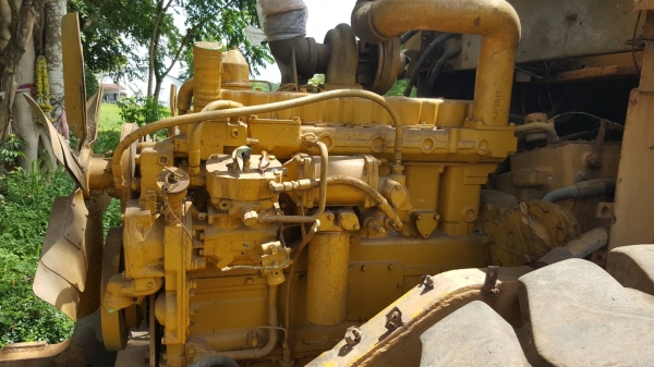 ขายตามสภาพ ไม่มีบุ้งกี๋ รถตัก CAT 980B ซื้อเก่านอกมา เครื่องเปลี่ยนฝาสูบใหม่ เกียร์ดี ยางเต็ม อุปกรณ์หม้อน้ำฝาครอบเครื่องมีครบ เอกสารใบซื้อขาย