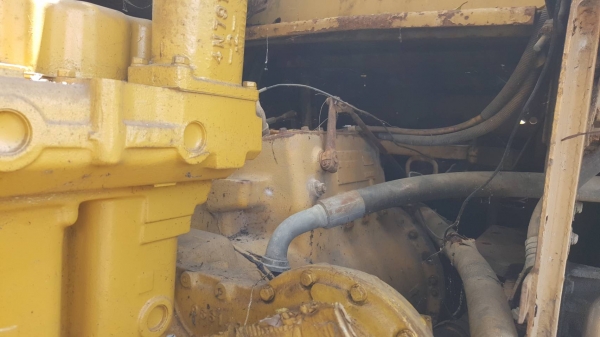 ขายตามสภาพ ไม่มีบุ้งกี๋ รถตัก CAT 980B ซื้อเก่านอกมา เครื่องเปลี่ยนฝาสูบใหม่ เกียร์ดี ยางเต็ม อุปกรณ์หม้อน้ำฝาครอบเครื่องมีครบ เอกสารใบซื้อขาย