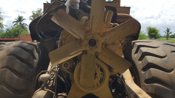 ขายตามสภาพ ไม่มีบุ้งกี๋ รถตัก CAT 980B ซื้อเก่านอกมา เครื่องเปลี่ยนฝาสูบใหม่ เกียร์ดี ยางเต็ม อุปกรณ์หม้อน้ำฝาครอบเครื่องมีครบ เอกสารใบซื้อขาย