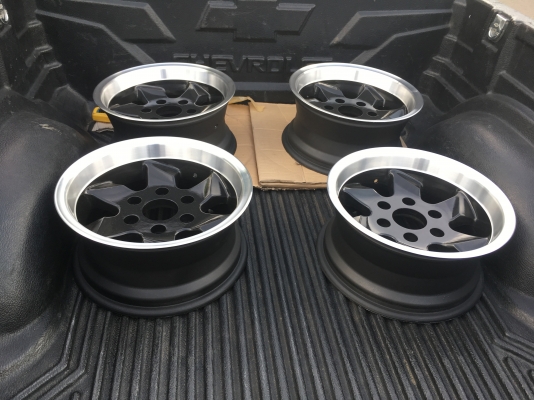 ล้อขอบ 15 x7 6รู 139 ET-13 ทำสีมาใหม่ หนาๆไม่คดไม่ดุ้ง สวยๆ