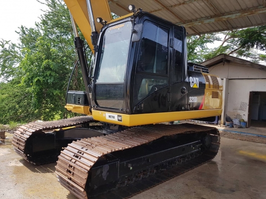 ขายด่วน!! Cat  320D2 (บูมยาว) 3200ชม. สภาพสวยค่ะ