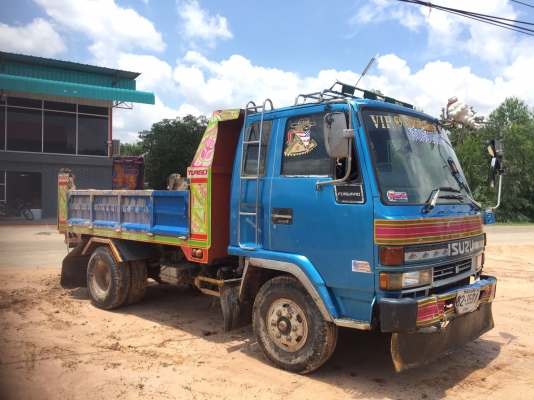 ขายด่วน ISUZU ROCKY 195 แรง หกล้อดั้ม เครื่องเกียร์ดี คัชชีสวย ยางพร้อมใช้งาน เอกสารเล่มทะเบียน สนใจ