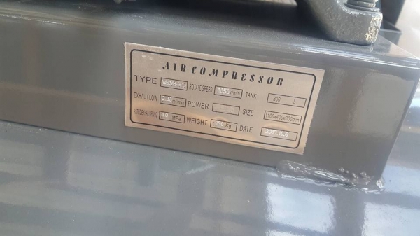 (10บาร์*ไฟบ้าน220V.)สินค้าใหม่เข้าเพิ่มเติม ขายถูกด่วนๆ*เครื่องปั๊มลมASHITAขนาด300 ลิตร,3สูบ,4HPแรง(สามารถใช้กับไฟบ้านได้) ยังไม่เคยใช้งาน