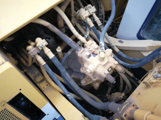 Komatsu PC200-5 สภาพเต็มตามรุ่น เก็บบางส่วน สวยเดิม เอกสารเล่ม