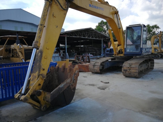 Komatsu PC200-5 สภาพเต็มตามรุ่น เก็บบางส่วน สวยเดิม เอกสารเล่ม