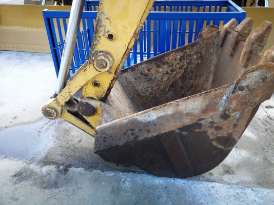 Komatsu PC200-5 สภาพเต็มตามรุ่น เก็บบางส่วน สวยเดิม เอกสารเล่ม