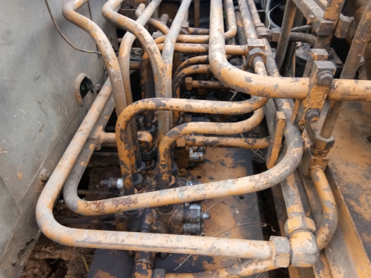 ขายแบคโฮ60พร้อมใช้งานเอวแน่นโซ่ดีสนใจโทร0641019335/0807346335ครับ