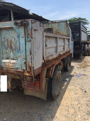 ขาย 6ล้อ ดั้ม isuzu 88 แรง เกียร์สั้น ขาย 6ล้อ ดั้ม isuzu 88 แรง เกียร์สั้น