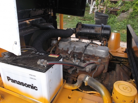 ขายรถตัก KOMATSU SD 10-3 สภาพพร้อมใช้ เก่าใน สภาพดี สีใหม่ ขายรถตัก KOMATSU SD 10-3 สภาพพร้อมใช้ เก่าใน สภาพดี สีใหม่