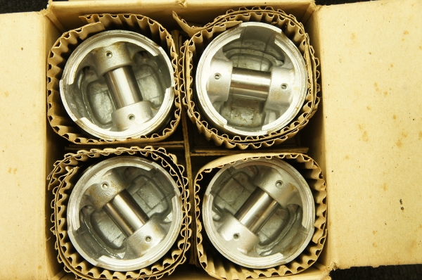 ชุดลูกสูบพร้อมแหวน รถ Hillman Avenger  1500  Super