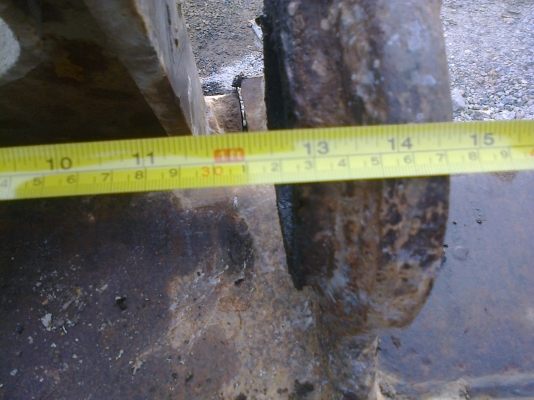 ขาย..บุ้งกี้ขนาด1คิวของแบคโฮ200 หูสลักกว้าง32.5ซม.