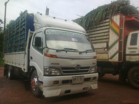 ขายด่วน  ต่อรองได้ครับ Hino druto 136 เเรงม้า turbo EURO 3 รถปี52 ห้างเเท้ครับ มือเดียวเจ้าของขายเอง