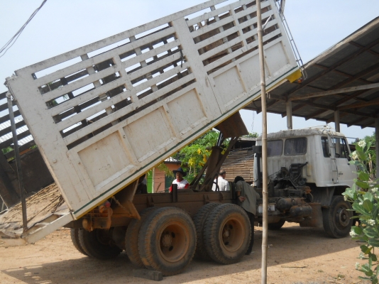 ขาย 10 ล้อดั้ม HINO F17 2เพลา เครื่องHO7C ดั้ม 12 ตัน สวยๆ กระบะเหล็กคอกสูง คัซซีสวยๆ ขายถูกๆๆๆ............มากสนในติดต่อด่วน.