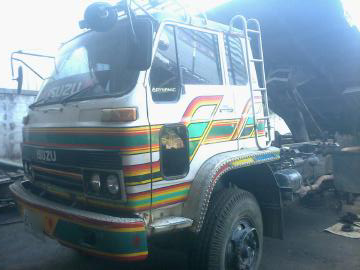 ขายรถบรรทุกสิบล้อดั๊มพ์ ISUZU JUMBO เครื่อง 210 แรง สภาพเดิมเดิม ยาง 80\% ดั๊มพ์มิเนียม  ทะเบียนพร้อม