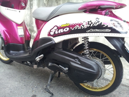 ขาย yamaha fino  รถปลายปี52 เครื่อง-ชุดสีแท้เดิมเหมือนป้ายแดง