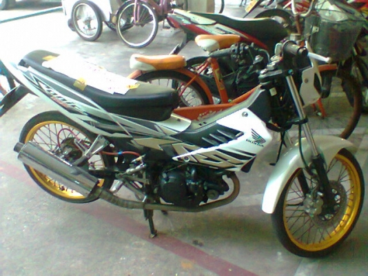 .ขาย SONIC125 ตัวใหม่สตาร์ทมือ,แต่งสวยๆแรงๆ