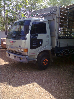 ขายรถบรรทุก 6 ล้อ Hino FC120 ปี39 กระจกไฟฟ้ารถสภาพสวยยางใหม่ เครื่องแน่น คัซซีไม่มีตำแหนิสภาพติดเดิมมีแผงข้างแปบปะปา