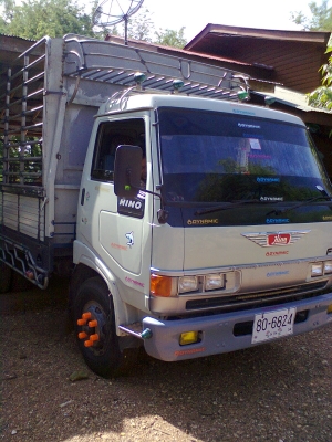 ขายรถบรรทุก 6 ล้อ Hino FC120 ปี39 กระจกไฟฟ้ารถสภาพสวยยางใหม่ เครื่องแน่น คัซซีไม่มีตำแหนิสภาพติดเดิมมีแผงข้างแปบปะปา