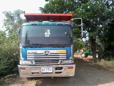 ขอขายอีกทีครับ คนจะซื้อตกลงแล้วไม่เอา ฮีโน่ โปเฟียร์ 12 ล้อ ดั้ม