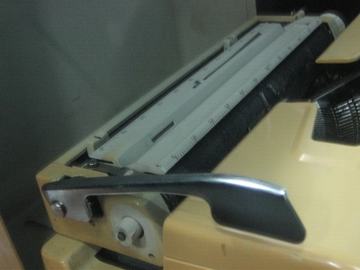 ขายพิมพ์ดีดเก่า มีกล่องสภาพสวย