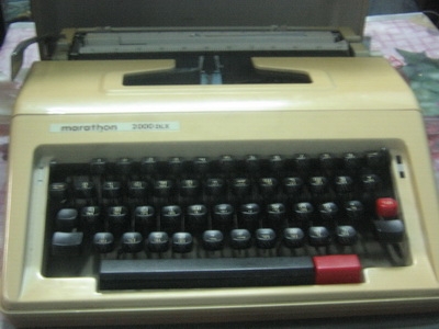 ขายพิมพ์ดีดเก่า มีกล่องสภาพสวย