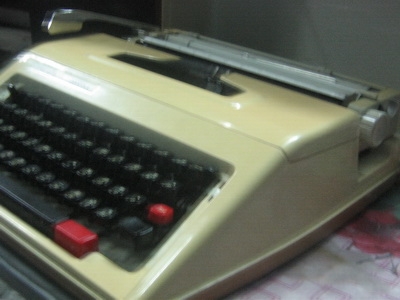 ขายพิมพ์ดีดเก่า มีกล่องสภาพสวย