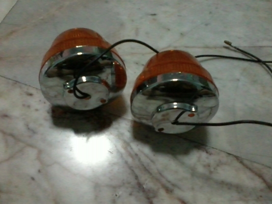 ขายไฟเลี้ยวหน้าc70 มือสอง