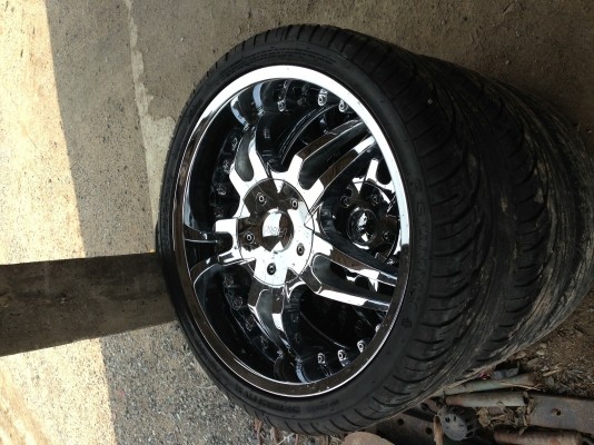 แม็ก 20 นิ่ว สวย ยางใหม่ แม็ก 20 นิ่ว สวย ยางใหม่