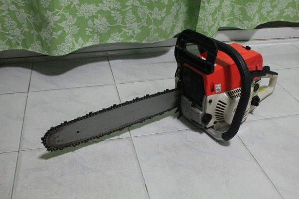 เครื่องเลื่อยยนต์ 5200 สภาพพร้อมใช้งานครับ เครื่องเลื่อยยนต์ 5200 สภาพพร้อมใช้งานครับ