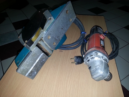 ขายกบไฟฟ้ากับเครื่องเจียขนาด4นิ้วพร้อมใช้งาน