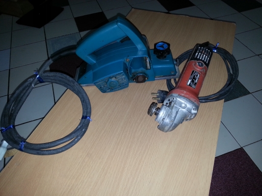 ขายกบไฟฟ้ากับเครื่องเจียขนาด4นิ้วพร้อมใช้งาน