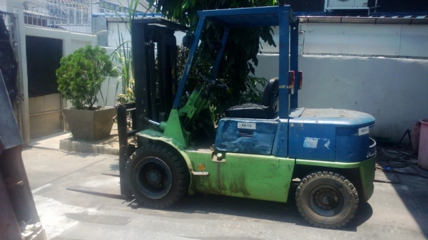 ขายถูกๆ รถยกมิตซูบิชิ 3 ตัน เสาสูง 3 เมตร เครื่องดีเซล เกียร์ออโต้