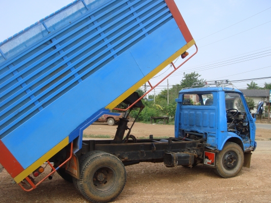 ขายรถ 6 ล้อช่วงกลาง แปลงเป็นรถตุ๊ก มีดั้ม เครื่อง ISUZU