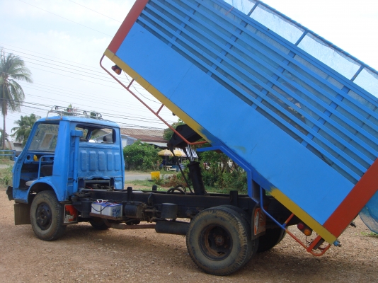 ขายรถ 6 ล้อช่วงกลาง แปลงเป็นรถตุ๊ก มีดั้ม เครื่อง ISUZU