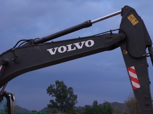 VOLVO รถแบคโฮพร้อมใช้ ช่วงล่างดี เอวดี ไฟฟ้าครบ VOLVO รถแบคโฮพร้อมใช้ ช่วงล่างดี เอวดี ไฟฟ้าครบ