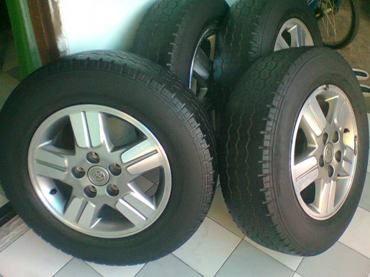 ขายล้อแม็กเดิมๆVIGOพร้อมยาง4วง