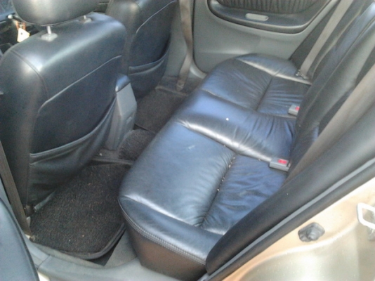 ขายรถเก๋ง HONDA ACCORD โฉมท้าย2ก้อน ปี39/96 เครื่องV ติดแก๊สLPG เกียร์ออโต้ ภายในเบาะหนัง สาย CD แอร์ พ.พาวเวอร์ พร้อม กระจกไฟฟ้า ปรับข้างไฟฟ้า ใช้งานปกติ ล็อครีโมท ล้อแม็ก17 ยางดี4เส้น 205/45/17 สีสวย เคยมีชนมาแต่ไม่ลึกเก็บงานแล้ว พร้อมใช้งาน ราคาต่อรองไ