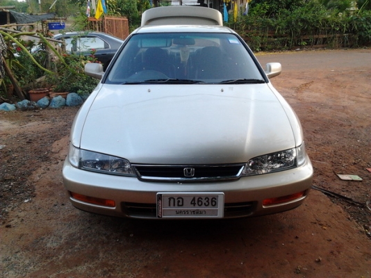 ขายรถเก๋ง HONDA ACCORD โฉมท้าย2ก้อน ปี39/96 เครื่องV ติดแก๊สLPG เกียร์ออโต้ ภายในเบาะหนัง สาย CD แอร์ พ.พาวเวอร์ พร้อม กระจกไฟฟ้า ปรับข้างไฟฟ้า ใช้งานปกติ ล็อครีโมท ล้อแม็ก17 ยางดี4เส้น 205/45/17 สีสวย เคยมีชนมาแต่ไม่ลึกเก็บงานแล้ว พร้อมใช้งาน ราคาต่อรองไ