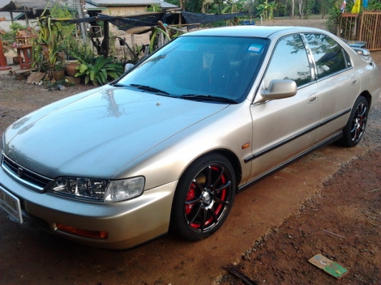 ขายรถเก๋ง HONDA ACCORD โฉมท้าย2ก้อน ปี39/96 เครื่องV ติดแก๊สLPG เกียร์ออโต้ ภายในเบาะหนัง สาย CD แอร์ พ.พาวเวอร์ พร้อม กระจกไฟฟ้า ปรับข้างไฟฟ้า ใช้งานปกติ ล็อครีโมท ล้อแม็ก17 ยางดี4เส้น 205/45/17 สีสวย เคยมีชนมาแต่ไม่ลึกเก็บงานแล้ว พร้อมใช้งาน ราคาต่อรองไ