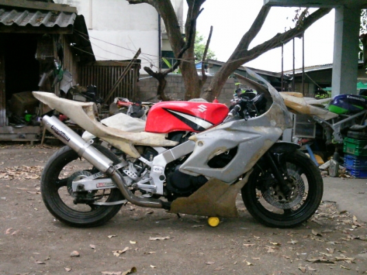 ขายเครื่อง หรือ ยกคัน GSXR400เครื่องฝาแดง